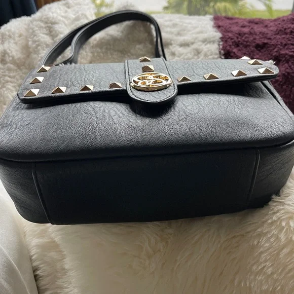 JESSICA SIMPSON Crossbody Bag with Gold Details and Chain Strap In Jenni… - Picture 5 of 16